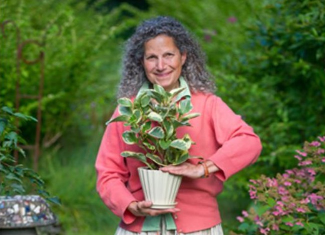 Garden Club Hosting Noted Author